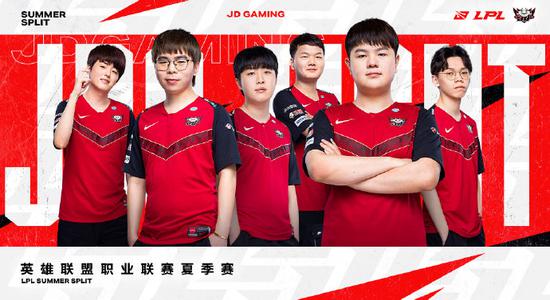 TES战队成功晋级LPL第二赛段 JackeyLove表现令人期待